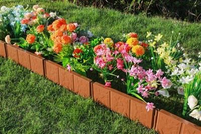 حواف العشب المعدنية